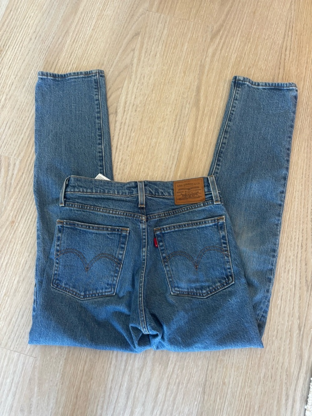 Levi’s Wedgie Straight Denim Jeans - Picture 4 of 5
